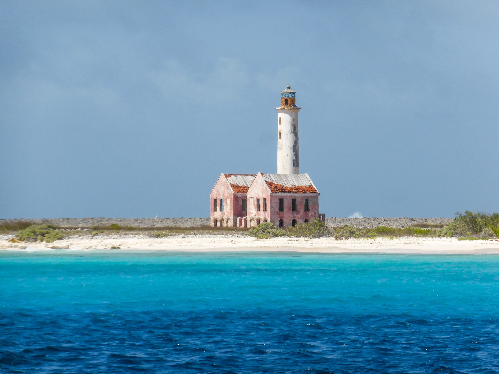 11 Fascinating Abandoned Islands Around the World